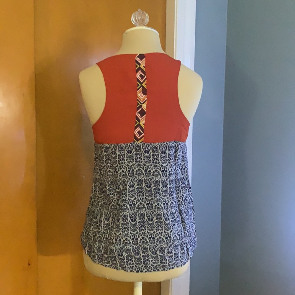 Multicolored Embroidered Razorback Tank Top - Picture 2 of 2